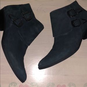 Vince Camuto booties size 9
